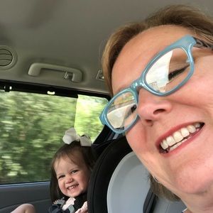 Meet your Posher, Carla